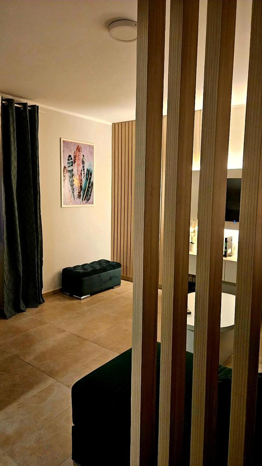 Apartment Tiha Voda 1 *