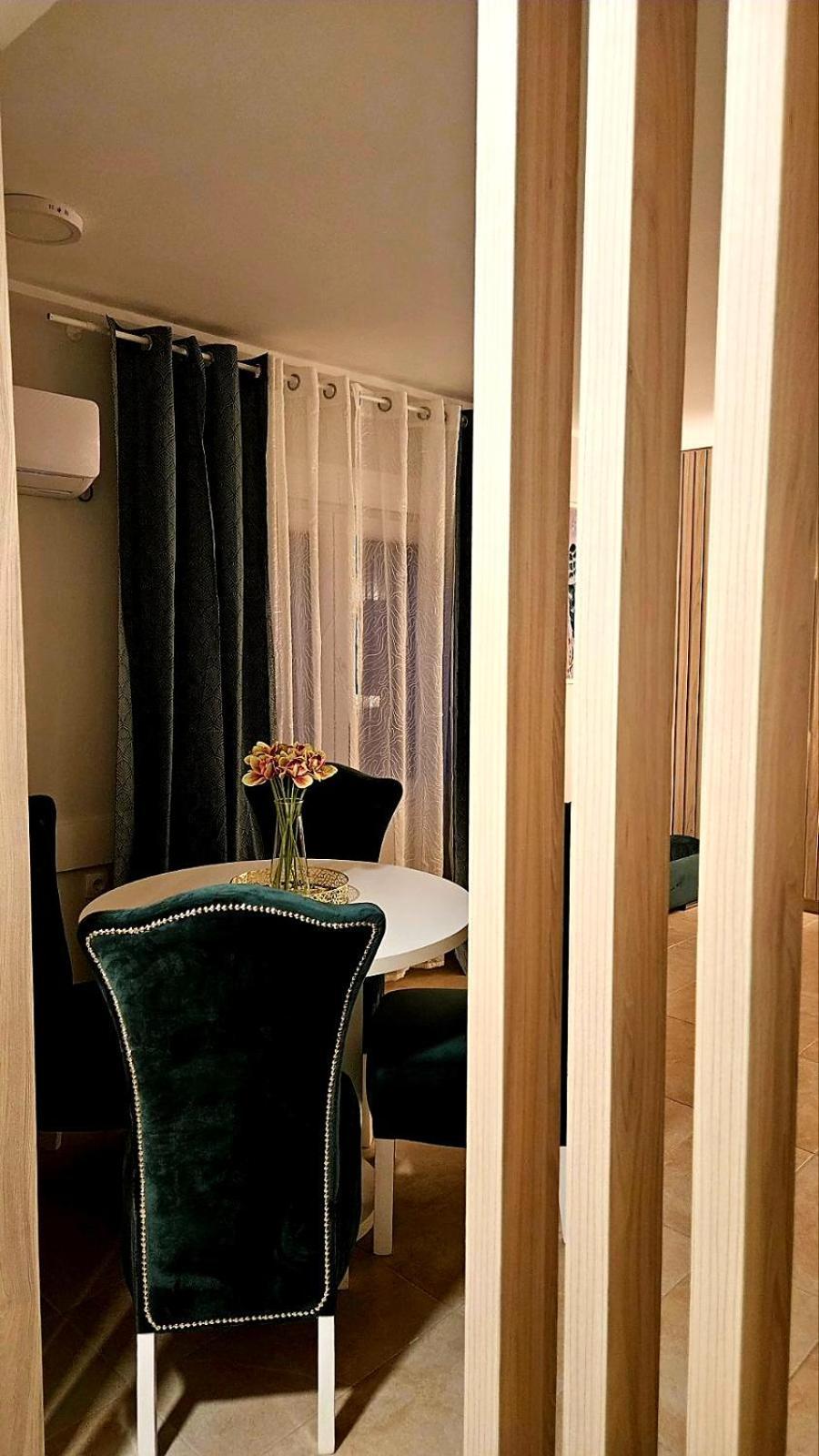 Apartment Tiha Voda 1 *